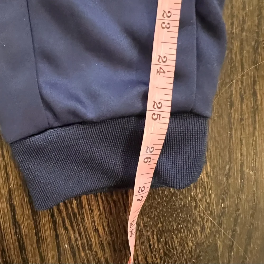 Nike women’s Navy Sweats/ Joggers Size Small